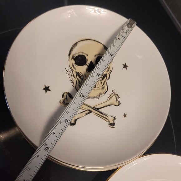 Potter's Studio Skull, Spiders, & Bats Halloween Plates (set of 4) - Picture 3 of 4